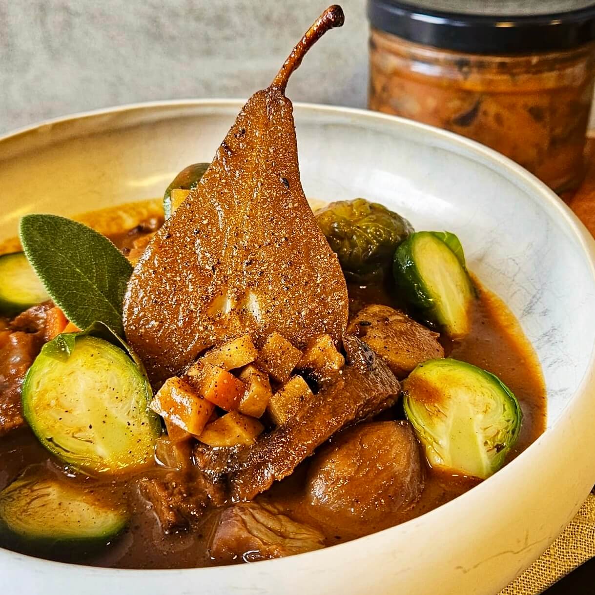 Civet de seitan (bio) sauce grand veneur