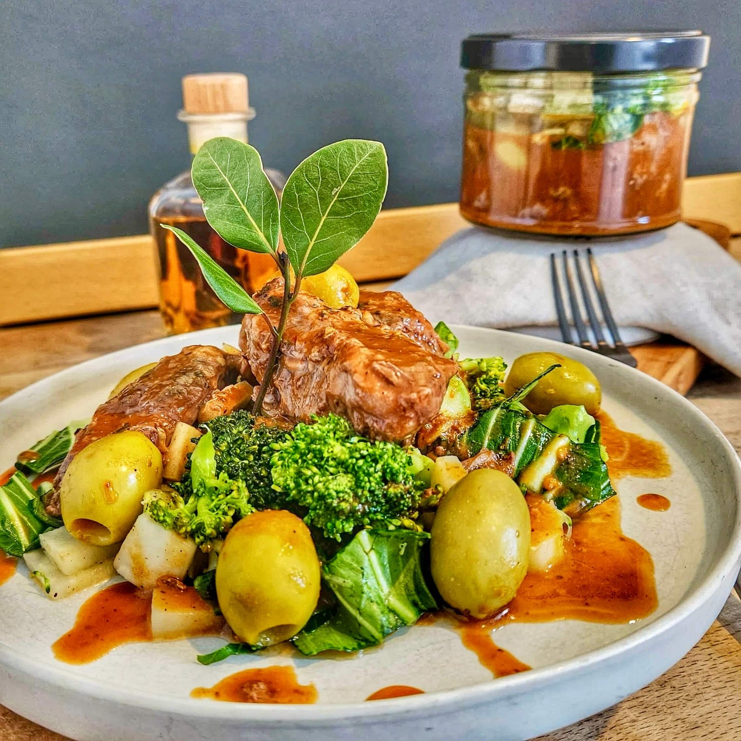 Joues de porc confites 12h aux olives