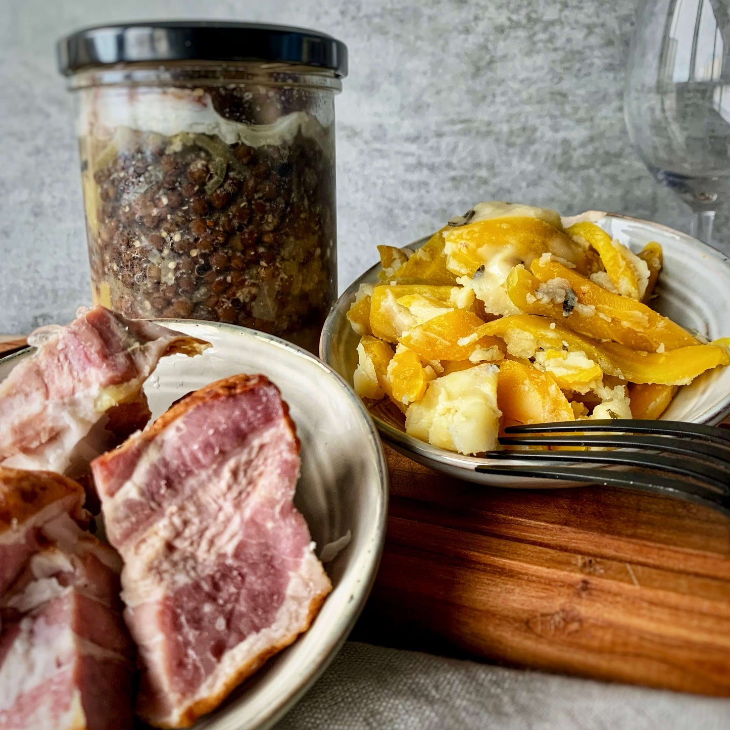 Lentilles belluga & lardons fumés façon "petit salé"