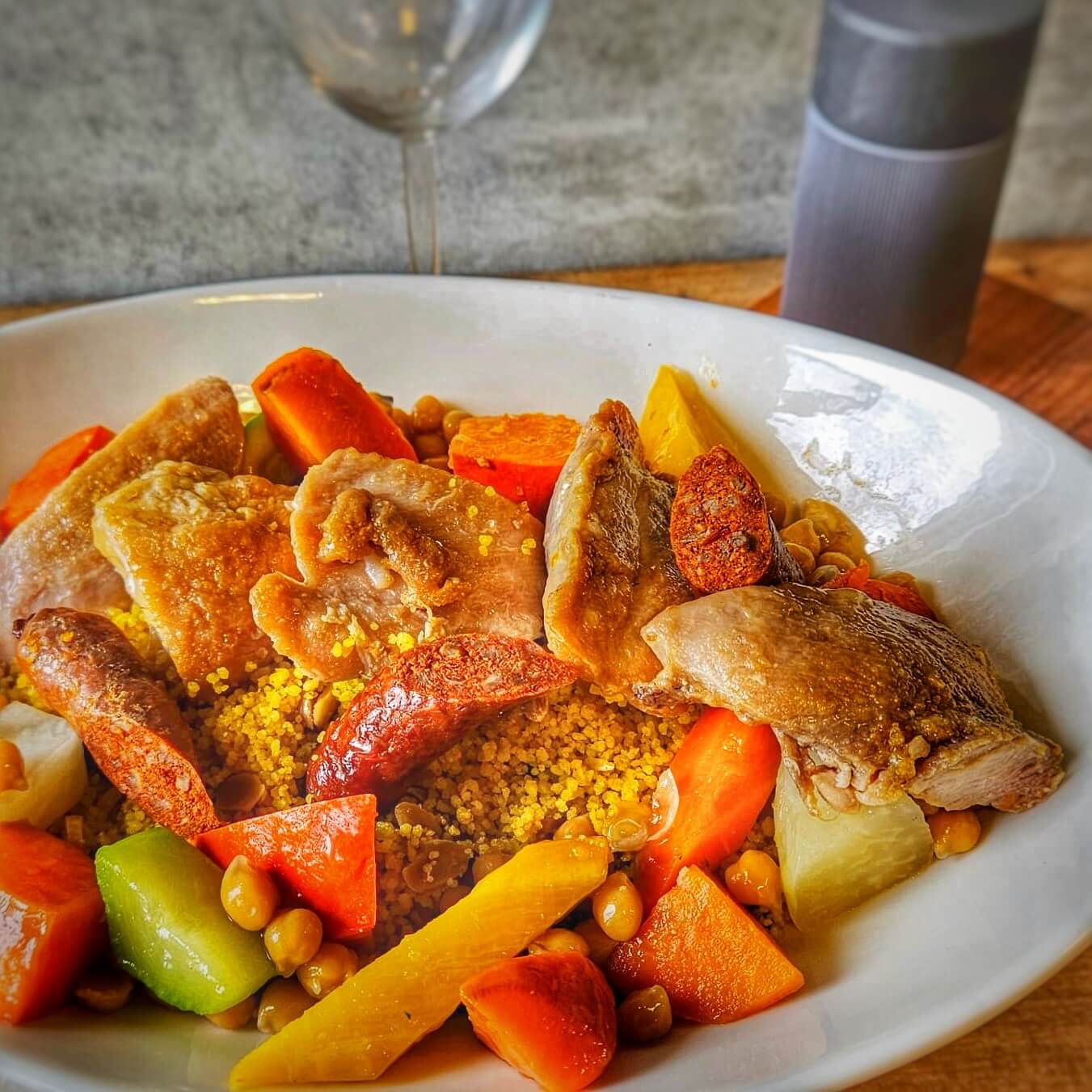 Couscous au poulet & merguez