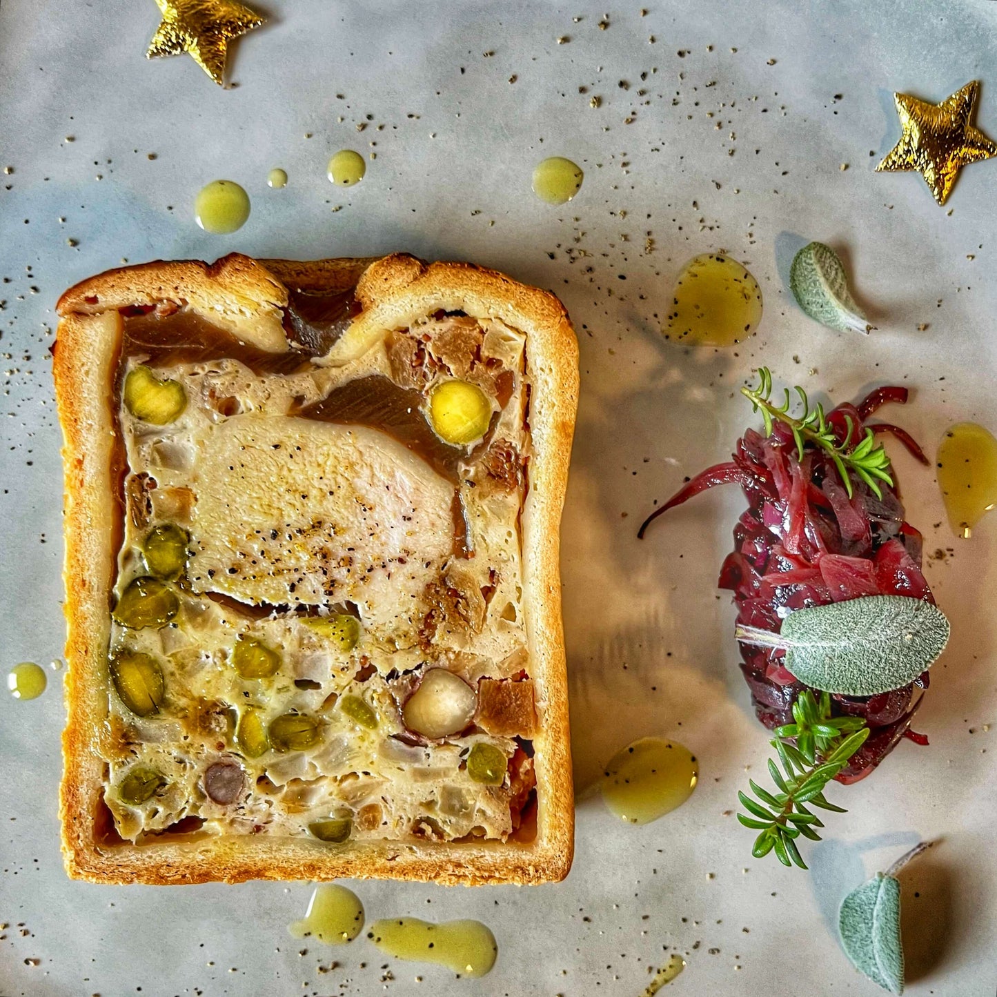 Pâté en croûte de volaille aux fruits secs