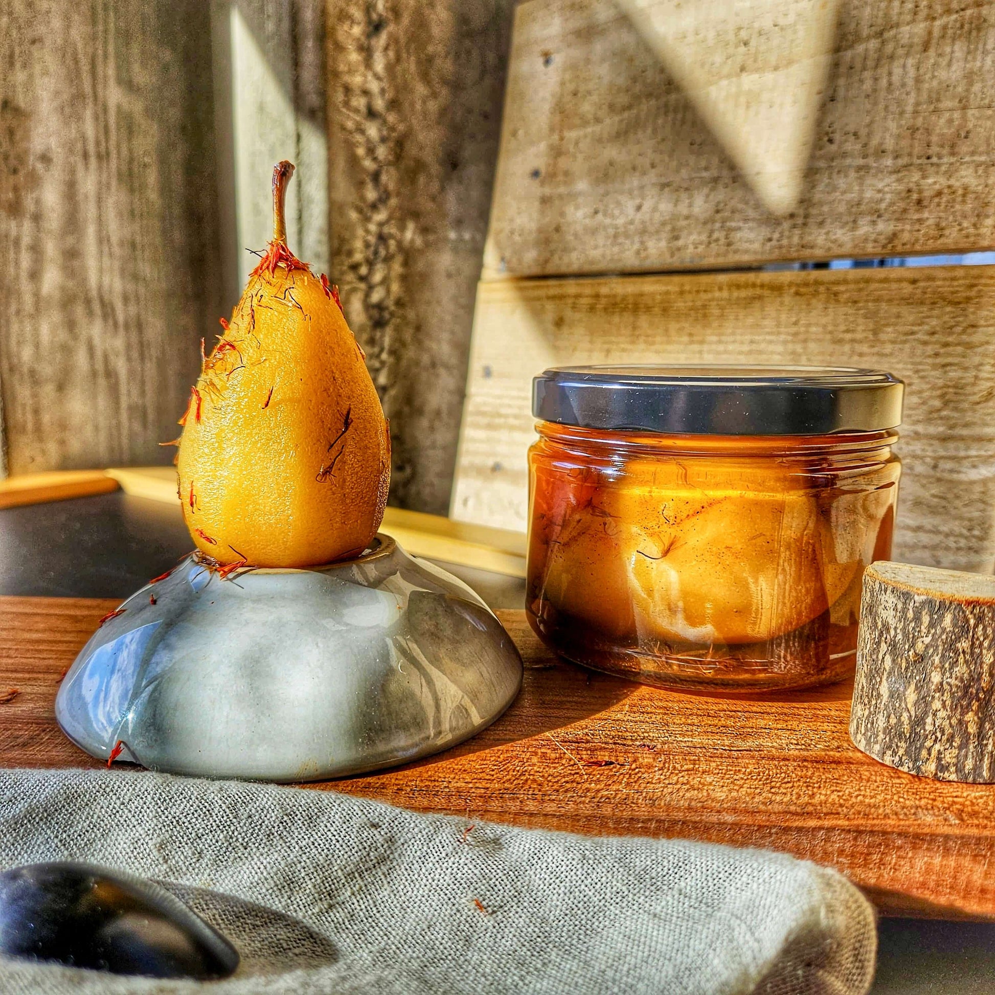Poires pochées au sirop safranée