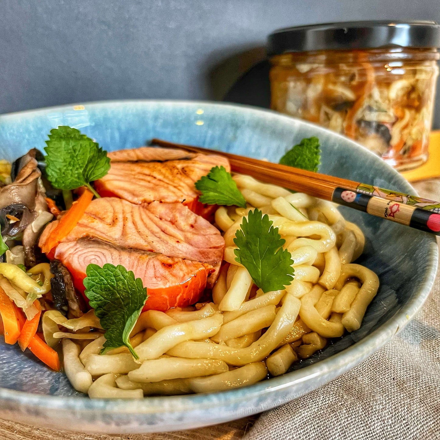 Saumon au tamarin & julienne de légumes