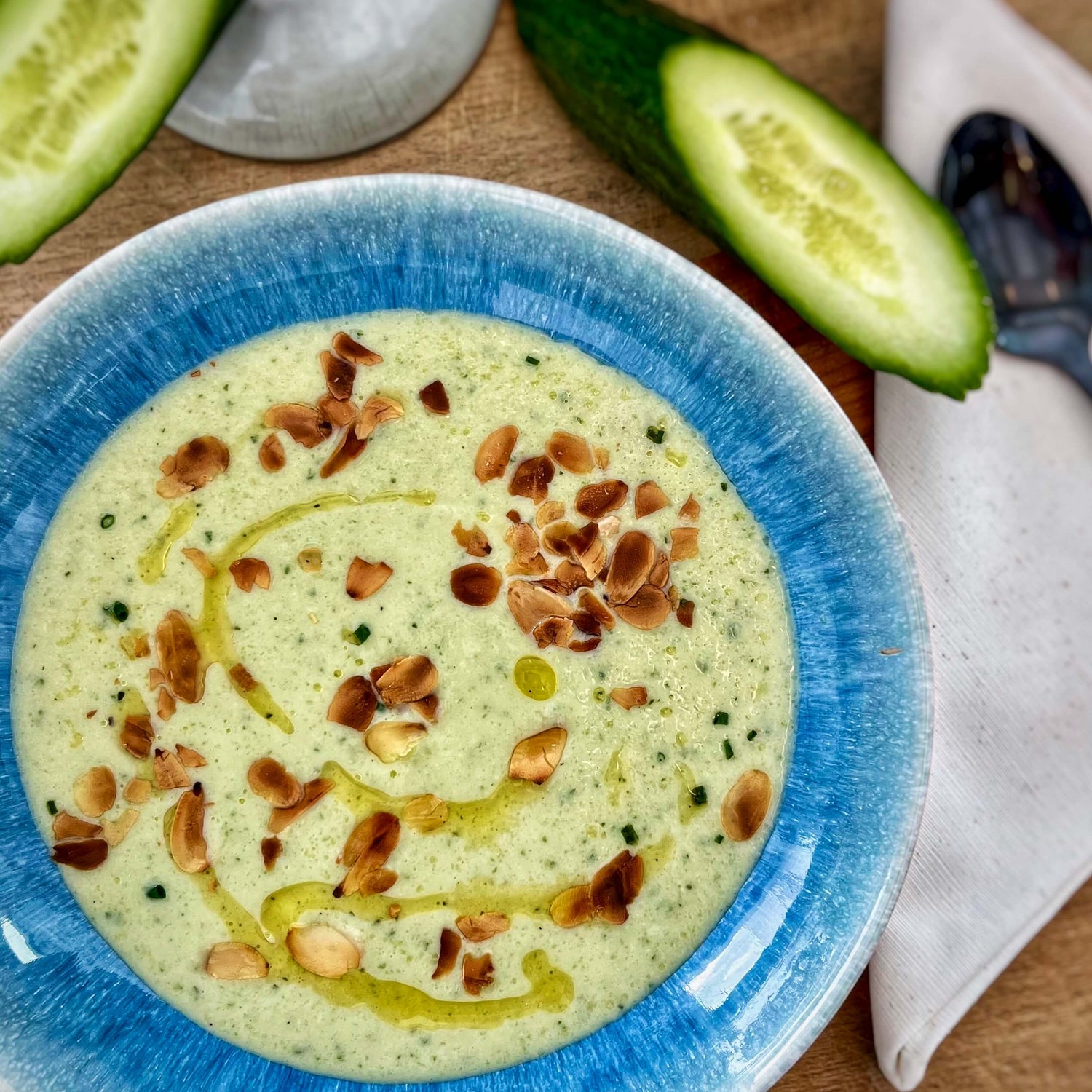 "Sopa blanca" concombres & amandes